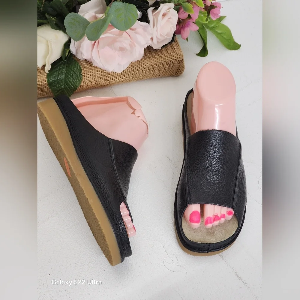 Black Leather Women's Slide Sandals